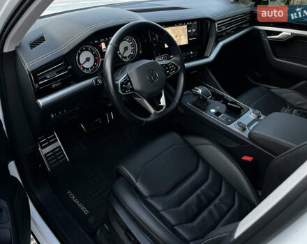 Білий Фольксваген Туарег, об'ємом двигуна 3 л та пробігом 122 тис. км за 42000 $, фото 5 на Automoto.ua