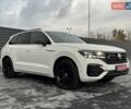 Білий Фольксваген Туарег, об'ємом двигуна 2.97 л та пробігом 148 тис. км за 53500 $, фото 2 на Automoto.ua