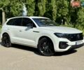 Білий Фольксваген Туарег, об'ємом двигуна 3 л та пробігом 170 тис. км за 42950 $, фото 16 на Automoto.ua