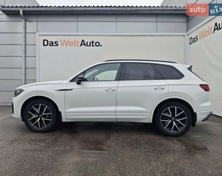 Белый Фольксваген Туарег, объемом двигателя 2.97 л и пробегом 179 тыс. км за 53924 $, фото 1 на Automoto.ua