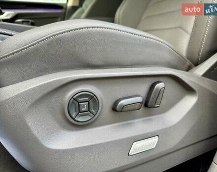 Белый Фольксваген Туарег, объемом двигателя 2.99 л и пробегом 40 тыс. км за 64990 $, фото 17 на Automoto.ua