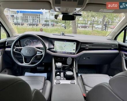 Белый Фольксваген Туарег, объемом двигателя 2.99 л и пробегом 40 тыс. км за 64990 $, фото 33 на Automoto.ua