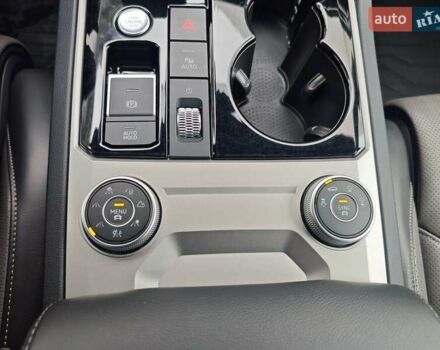 Белый Фольксваген Туарег, объемом двигателя 2.97 л и пробегом 179 тыс. км за 53924 $, фото 13 на Automoto.ua