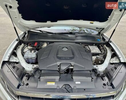 Белый Фольксваген Туарег, объемом двигателя 2.99 л и пробегом 40 тыс. км за 64990 $, фото 43 на Automoto.ua