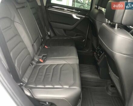 Белый Фольксваген Туарег, объемом двигателя 3 л и пробегом 44 тыс. км за 47000 $, фото 33 на Automoto.ua