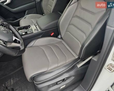 Белый Фольксваген Туарег, объемом двигателя 2.97 л и пробегом 179 тыс. км за 53924 $, фото 10 на Automoto.ua