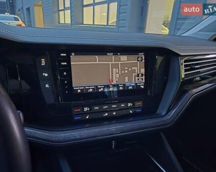 Білий Фольксваген Туарег, об'ємом двигуна 2.97 л та пробігом 48 тис. км за 48999 $, фото 17 на Automoto.ua