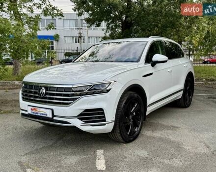 Белый Фольксваген Туарег, объемом двигателя 2.99 л и пробегом 40 тыс. км за 64990 $, фото 3 на Automoto.ua