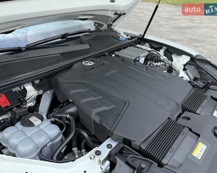 Белый Фольксваген Туарег, объемом двигателя 2.97 л и пробегом 90 тыс. км за 59989 $, фото 21 на Automoto.ua