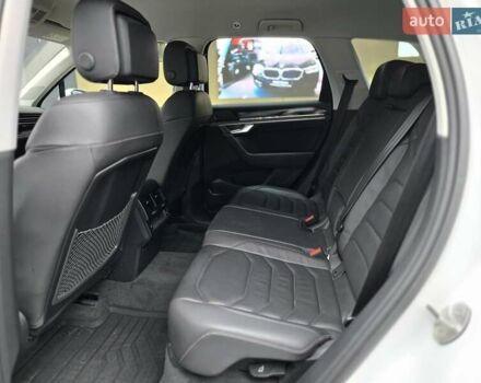 Белый Фольксваген Туарег, объемом двигателя 2.97 л и пробегом 48 тыс. км за 48999 $, фото 13 на Automoto.ua