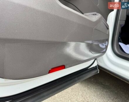 Белый Фольксваген Туарег, объемом двигателя 2.99 л и пробегом 40 тыс. км за 64990 $, фото 38 на Automoto.ua