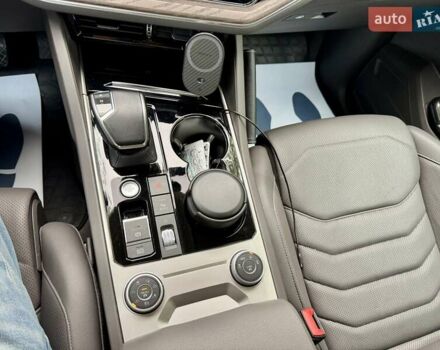 Белый Фольксваген Туарег, объемом двигателя 2.99 л и пробегом 40 тыс. км за 64990 $, фото 31 на Automoto.ua