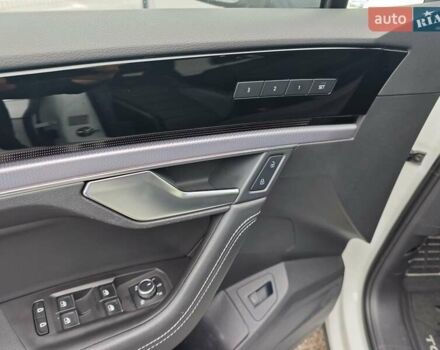 Белый Фольксваген Туарег, объемом двигателя 2.97 л и пробегом 179 тыс. км за 53924 $, фото 12 на Automoto.ua