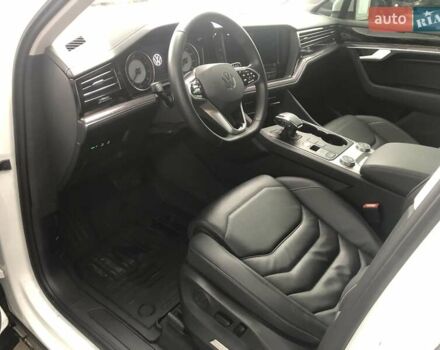 Белый Фольксваген Туарег, объемом двигателя 3 л и пробегом 44 тыс. км за 47000 $, фото 8 на Automoto.ua