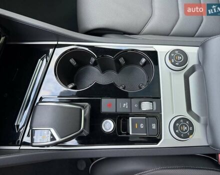 Белый Фольксваген Туарег, объемом двигателя 2.97 л и пробегом 90 тыс. км за 59989 $, фото 60 на Automoto.ua