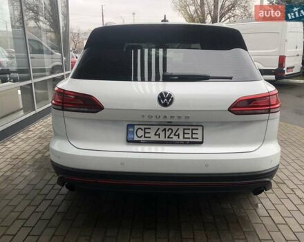 Белый Фольксваген Туарег, объемом двигателя 3 л и пробегом 44 тыс. км за 47000 $, фото 5 на Automoto.ua