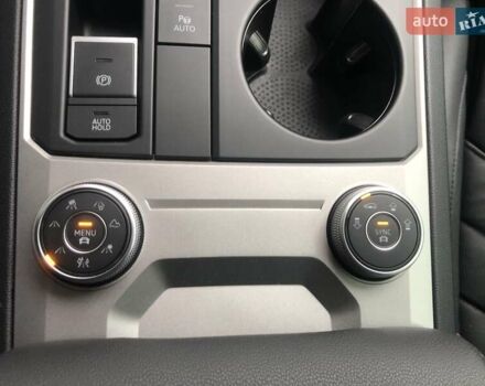 Белый Фольксваген Туарег, объемом двигателя 3 л и пробегом 44 тыс. км за 47000 $, фото 24 на Automoto.ua