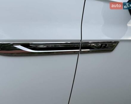 Белый Фольксваген Туарег, объемом двигателя 2.97 л и пробегом 90 тыс. км за 59989 $, фото 27 на Automoto.ua