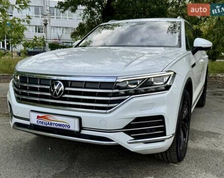 Белый Фольксваген Туарег, объемом двигателя 2.99 л и пробегом 40 тыс. км за 64990 $, фото 5 на Automoto.ua