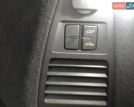 Белый Фольксваген Туарег, объемом двигателя 3 л и пробегом 44 тыс. км за 47000 $, фото 38 на Automoto.ua