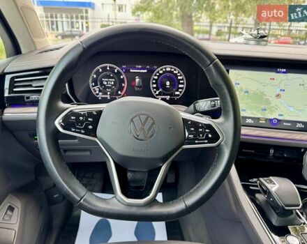 Белый Фольксваген Туарег, объемом двигателя 2.99 л и пробегом 40 тыс. км за 64990 $, фото 35 на Automoto.ua