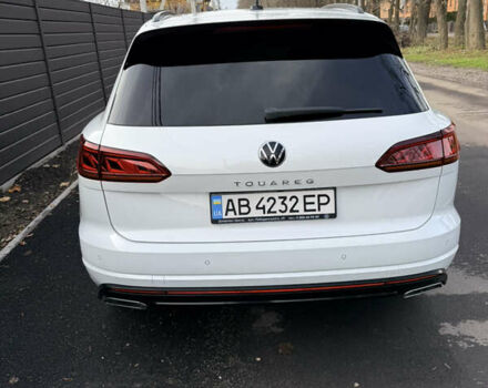Белый Фольксваген Туарег, объемом двигателя 2.97 л и пробегом 208 тыс. км за 49900 $, фото 4 на Automoto.ua