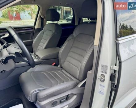 Белый Фольксваген Туарег, объемом двигателя 2.99 л и пробегом 40 тыс. км за 64990 $, фото 16 на Automoto.ua