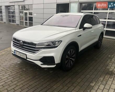 Белый Фольксваген Туарег, объемом двигателя 3 л и пробегом 44 тыс. км за 47000 $, фото 1 на Automoto.ua