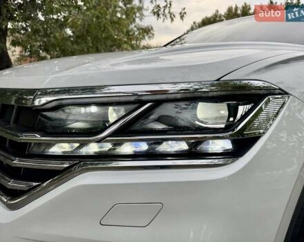 Белый Фольксваген Туарег, объемом двигателя 2.99 л и пробегом 40 тыс. км за 64990 $, фото 44 на Automoto.ua