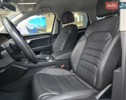 Белый Фольксваген Туарег, объемом двигателя 2.97 л и пробегом 48 тыс. км за 48999 $, фото 10 на Automoto.ua