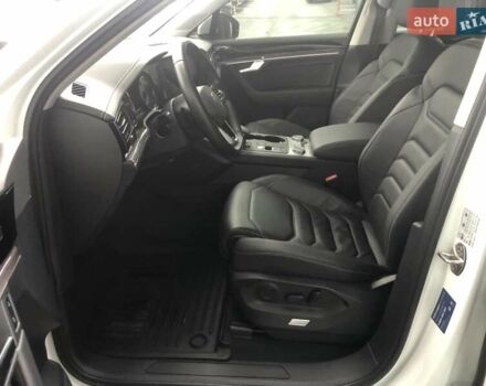 Белый Фольксваген Туарег, объемом двигателя 3 л и пробегом 44 тыс. км за 47000 $, фото 9 на Automoto.ua