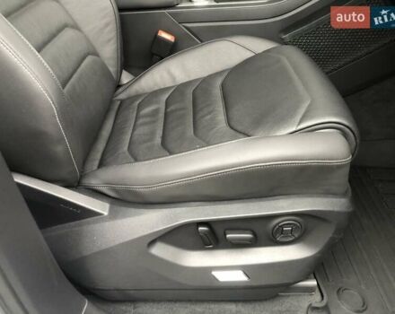 Белый Фольксваген Туарег, объемом двигателя 3 л и пробегом 44 тыс. км за 47000 $, фото 31 на Automoto.ua