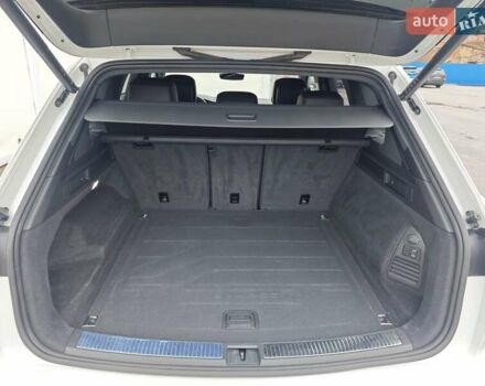 Белый Фольксваген Туарег, объемом двигателя 2.97 л и пробегом 179 тыс. км за 53924 $, фото 17 на Automoto.ua