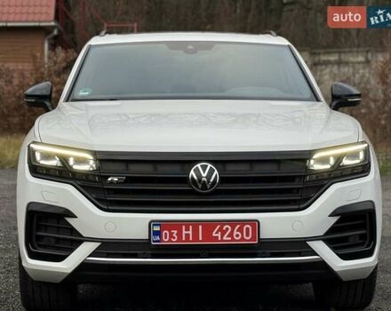 Белый Фольксваген Туарег, объемом двигателя 2.97 л и пробегом 90 тыс. км за 59989 $, фото 1 на Automoto.ua