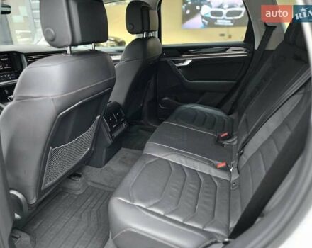 Белый Фольксваген Туарег, объемом двигателя 2.97 л и пробегом 48 тыс. км за 48999 $, фото 12 на Automoto.ua