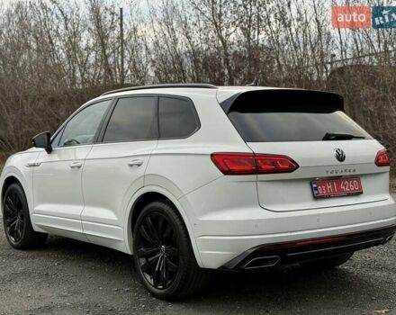 Белый Фольксваген Туарег, объемом двигателя 2.97 л и пробегом 90 тыс. км за 59989 $, фото 4 на Automoto.ua