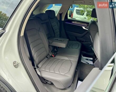 Белый Фольксваген Туарег, объемом двигателя 2.99 л и пробегом 40 тыс. км за 64990 $, фото 20 на Automoto.ua