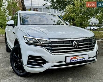 Белый Фольксваген Туарег, объемом двигателя 2.99 л и пробегом 40 тыс. км за 64990 $, фото 2 на Automoto.ua