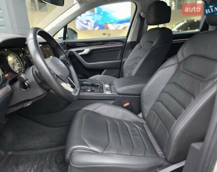 Белый Фольксваген Туарег, объемом двигателя 2.97 л и пробегом 48 тыс. км за 48999 $, фото 8 на Automoto.ua