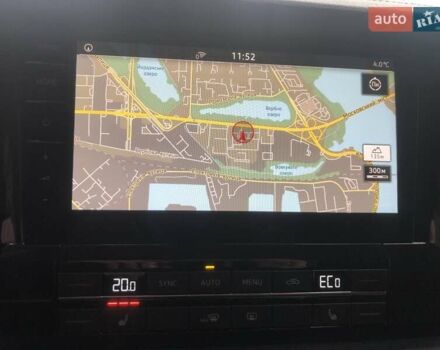 Белый Фольксваген Туарег, объемом двигателя 3 л и пробегом 44 тыс. км за 47000 $, фото 16 на Automoto.ua