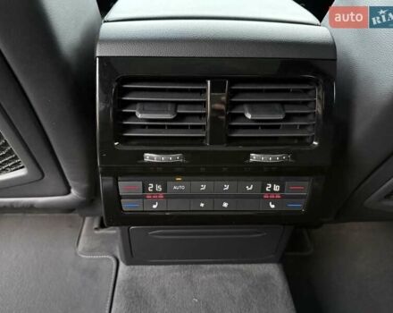 Белый Фольксваген Туарег, объемом двигателя 2.97 л и пробегом 90 тыс. км за 59989 $, фото 52 на Automoto.ua