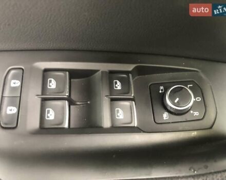 Белый Фольксваген Туарег, объемом двигателя 3 л и пробегом 44 тыс. км за 47000 $, фото 13 на Automoto.ua