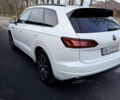 Белый Фольксваген Туарег, объемом двигателя 2.97 л и пробегом 208 тыс. км за 49900 $, фото 5 на Automoto.ua