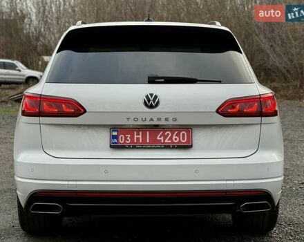 Белый Фольксваген Туарег, объемом двигателя 2.97 л и пробегом 90 тыс. км за 59989 $, фото 15 на Automoto.ua