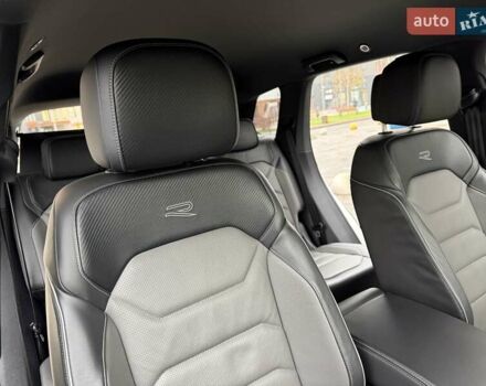 Белый Фольксваген Туарег, объемом двигателя 3 л и пробегом 63 тыс. км за 62999 $, фото 3 на Automoto.ua