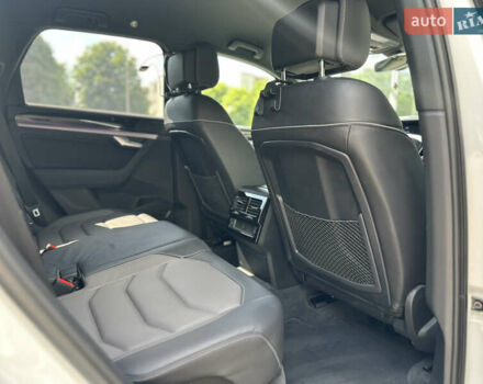 Білий Фольксваген Туарег, об'ємом двигуна 2.99 л та пробігом 26 тис. км за 69999 $, фото 22 на Automoto.ua