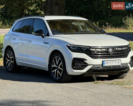 Белый Фольксваген Туарег, объемом двигателя 2.97 л и пробегом 135 тыс. км за 65700 $, фото 2 на Automoto.ua