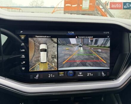 Белый Фольксваген Туарег, объемом двигателя 3 л и пробегом 63 тыс. км за 62999 $, фото 24 на Automoto.ua