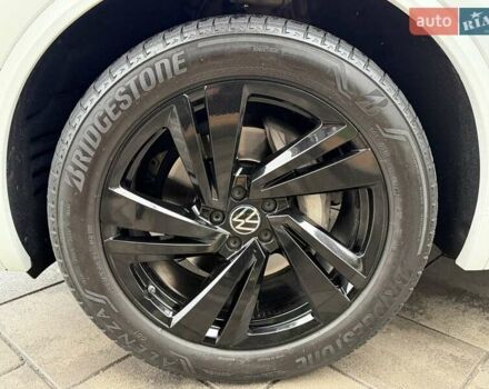 Белый Фольксваген Туарег, объемом двигателя 3 л и пробегом 63 тыс. км за 62999 $, фото 33 на Automoto.ua