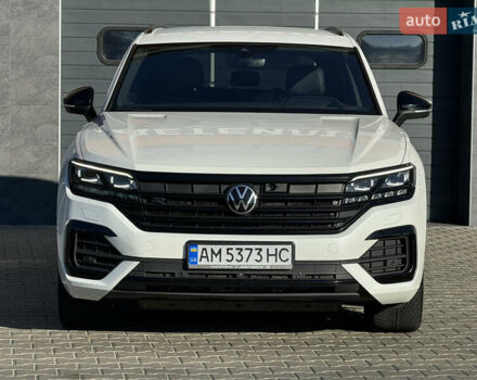 Белый Фольксваген Туарег, объемом двигателя 2.97 л и пробегом 138 тыс. км за 63000 $, фото 1 на Automoto.ua